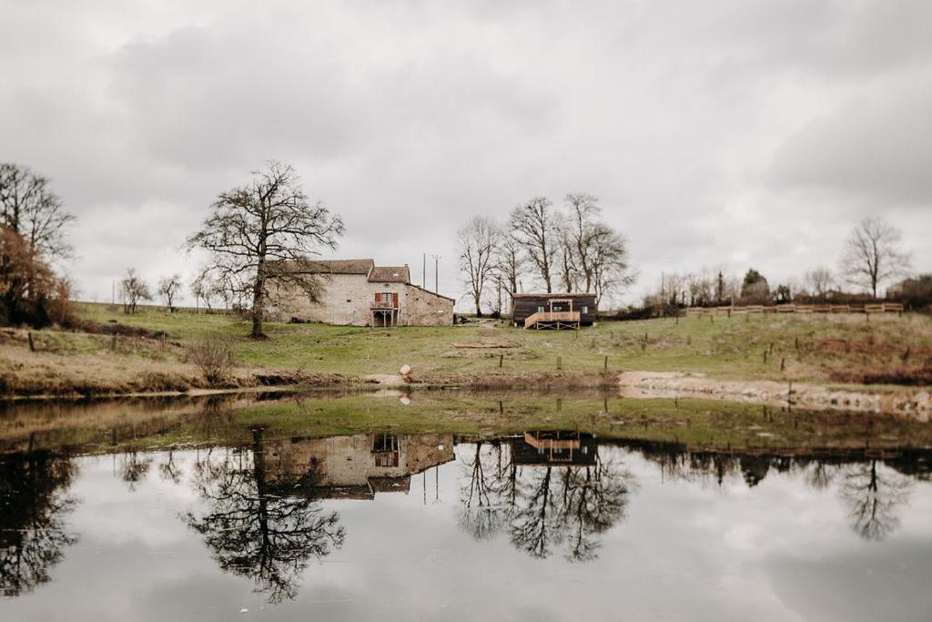 La Ferme Du Pont De Maumy, Cabane Au Bord De L'Etang Et Bain Nordique Busserolles Luaran gambar